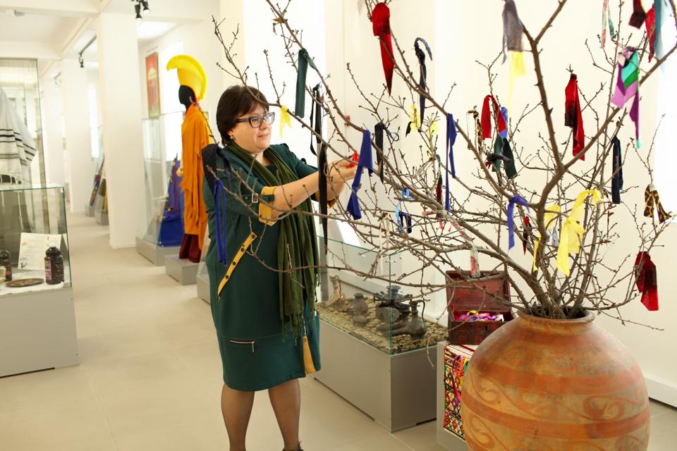 Директор Первой Галереи и куратор нашего музея по экспозиционно-выставочной работе – Дагирова Д. А. #peopleMW