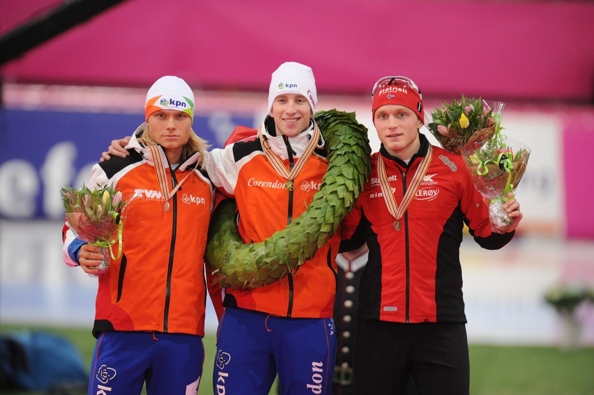 TeamCorendon's tweet image. Kies jouw hoogtepunt van 5 jaar @corendon en maak kans op 1 v/d 6 gesigneerde schaatspakken: teamcorendon.nl/actiepagina/?s…