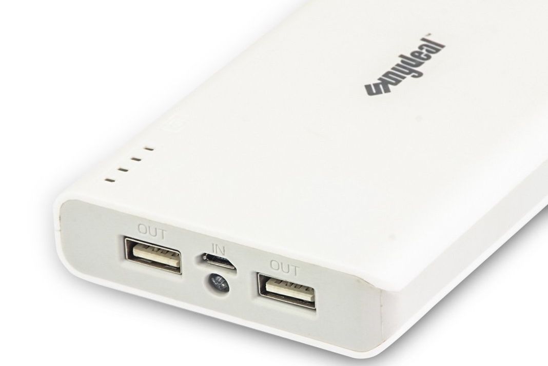 CacherDealz's tweet photo. 20.000 mAh Powerbank zum Tiefpreis von nur 11,99 Euro - https://t.co/yEy21luawe https://t.co/XF2lRZMqyR