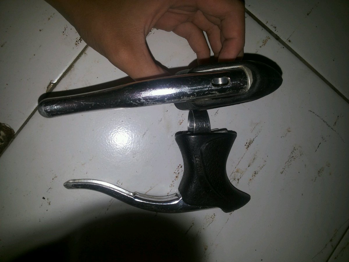 RFitradiansyah's tweet photo. Wts break lechi (bukan radius bukan alongha) kondisi okeee 80k net cod bogorkota cp:0817408167 #fnfjb @MegaBikeshop https://t.co/9RfBezqYw2