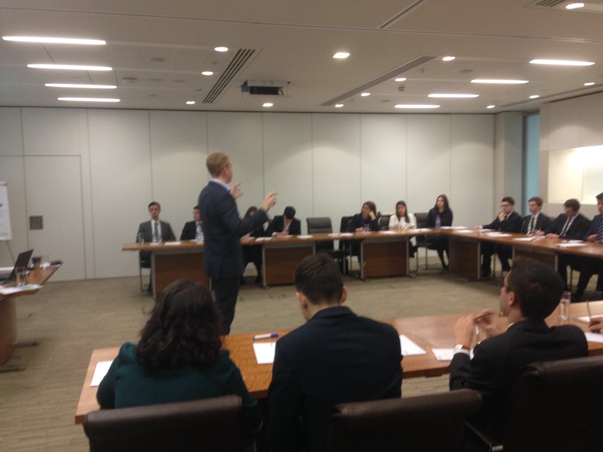 Lee_UJS's tweet image. .@Deloitte having our @UJS_UK #Insight day 😄 packed day ahead of us ✡❤️