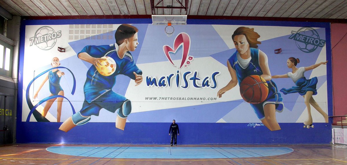 Mural en el pabellón de <a href="/MaristasMalaga/">Maristas Málaga</a> @ClubMaristasMlg ,sí eso de negro ahí abajo soy yo : )