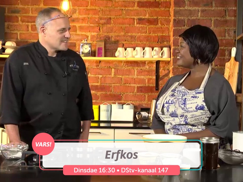 viatv's tweet photo. Vandag op #Erfkos kom maak sjef Johan Billman konfyttertjies in @PhilicityReeken se kombuis. https://t.co/BC8brpLK7B
