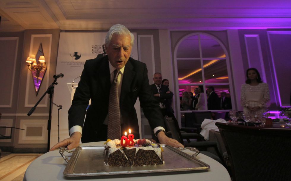 #PreguntaMongolia ¿Qué le habrías regalado a Vargas Llosa por su cumpleaños? Las mejores respuestas serán publicadas