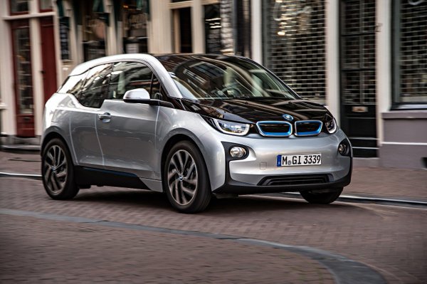 ForsdicksPine's tweet photo. BMWi3. Changing perspectives wherever it goes. #BMWInnovation https://t.co/3aR24zMNLg