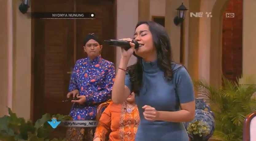 bagaimana suara <a href="/Kila_Shafia/">Kila Shafia ⚡️</a> merdu banget yah..