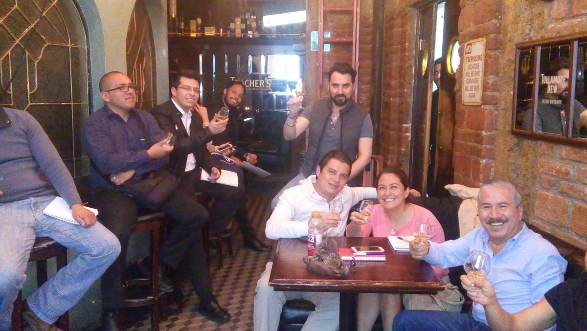 whisky_mx's tweet photo. Tercer sesión de la 2da edición del diplomado en Wallace Whisky Bar https://t.co/1JUV8yxTPF