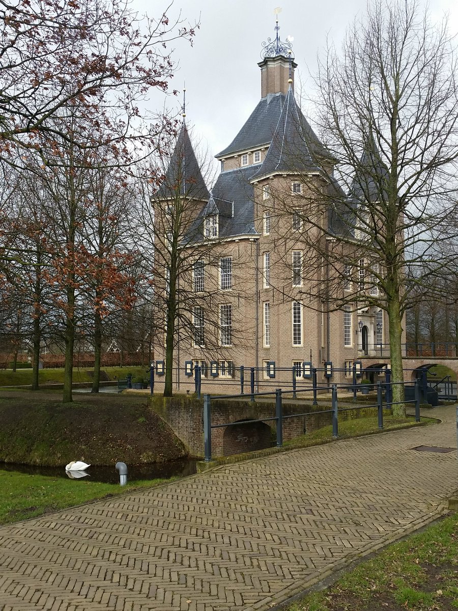 De jury is bij <a href="/andrevdoorn/">Andre van Doorn</a> op Kasteel Heemstede voor de praktijkproef van deelnemer Tristan van Doorn.