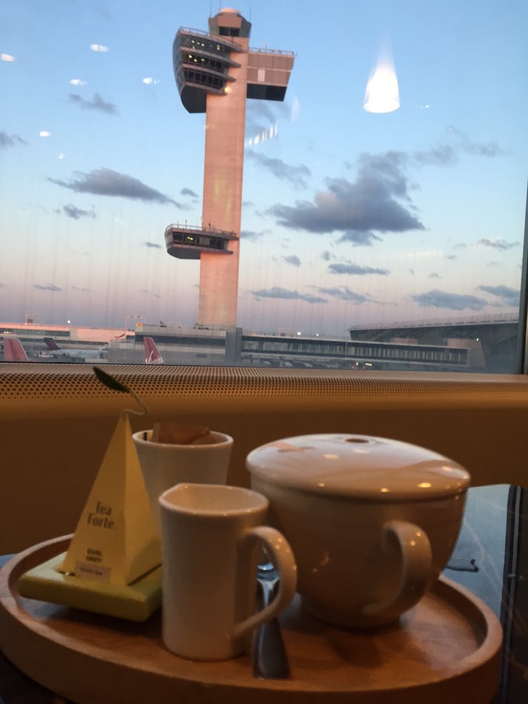 HotAirBalloonUK's tweet photo. @VirginAtlantic know how to serve their #EarlGrey - finally heading home #FlyEveryState #Adventure2016 @XBallooning https://t.co/UJnuVNAdS5