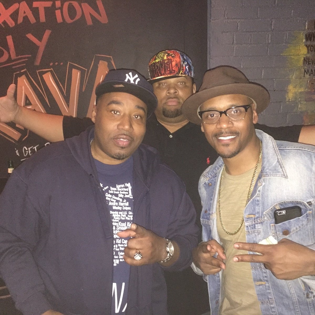 Positive_K_'s tweet photo. standing with monsters in this comedy game it's a honor.@comedianmarvinh @LavarWalker #rapandcomedy #whodoesthis https://t.co/ZYicLgCU0i