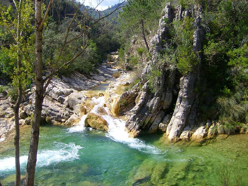 Visita Cazorla en primavera, llámanos y te buscamos alojamiento: