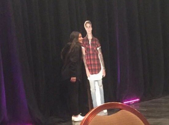 TheSource's tweet photo. Justin Bieber Fans Pay $2000 For A Meet &amp; Greet With His Cardboard Cutout
https://t.co/BZAQNuTlxD https://t.co/GRh3fJXINM