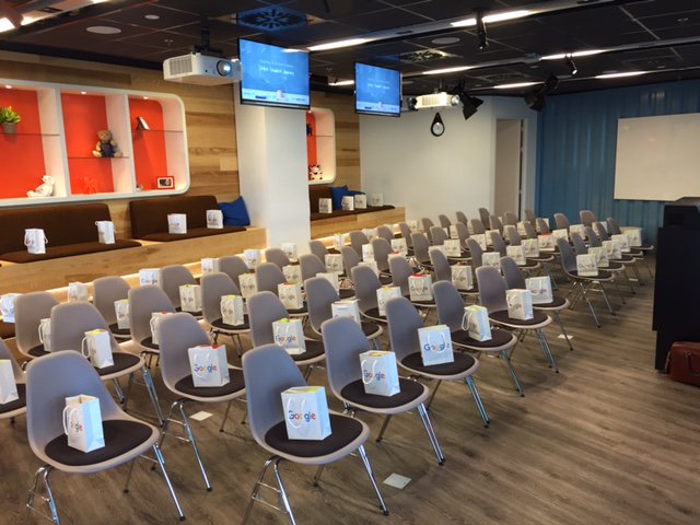 Markteffect's tweet image. Wij zijn er klaar voor! Laat het onderwijs event maar beginnen! #Markteffect #Google #Happyidiots #HappyCactus