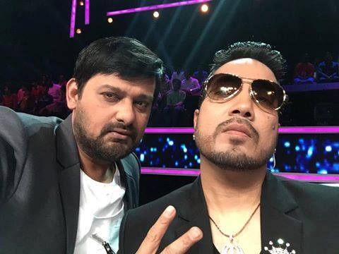 SaReGaMaPaa2016's tweet photo. Wajid Khan During #SaReGaMaPa mega shoot session with Mika Singh https://t.co/fv04Tijsle