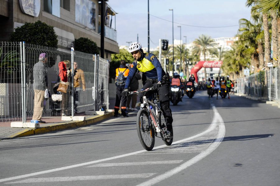 sunbik's tweet photo. RT @heraldoes: Una iniciativa propone que la Policía de #Zaragoza patrulle en #bici: https://t.co/A8CeMPXHIb https://t.co/eWyuGc8Uou