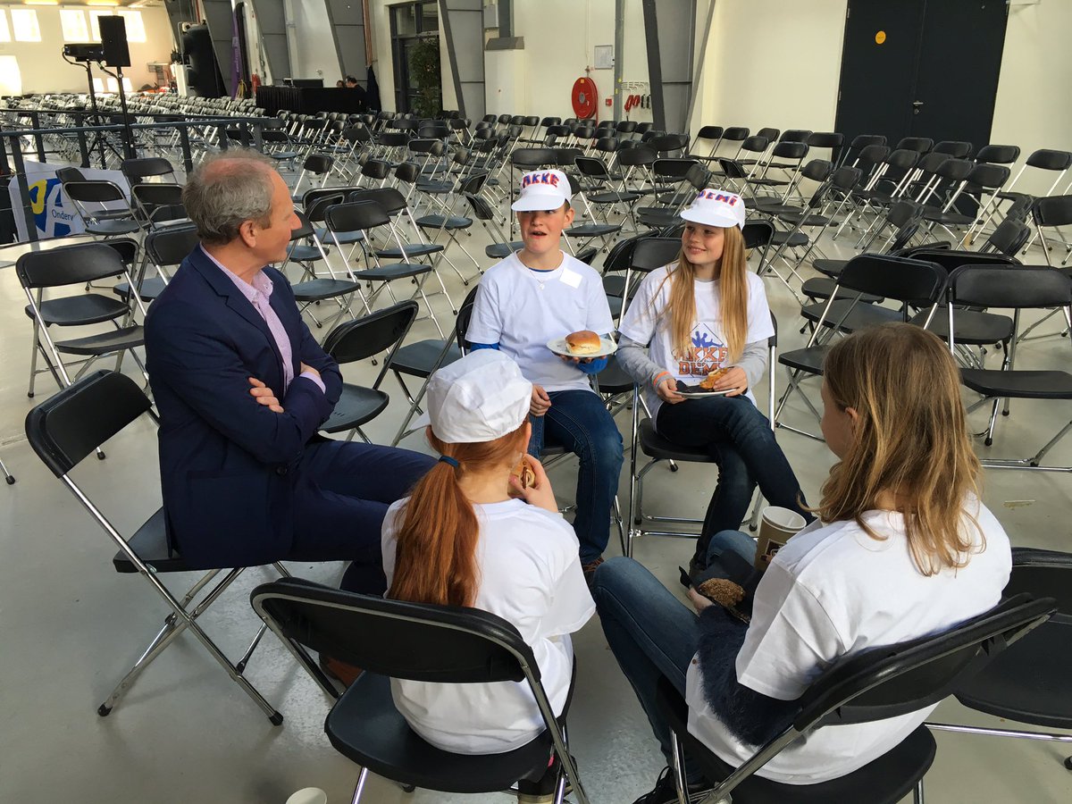 Kidsreporters <a href="/akkedemi/">Akke & Demi</a> in gesprek met het bestuur SKO #SKOpersoneelsdag