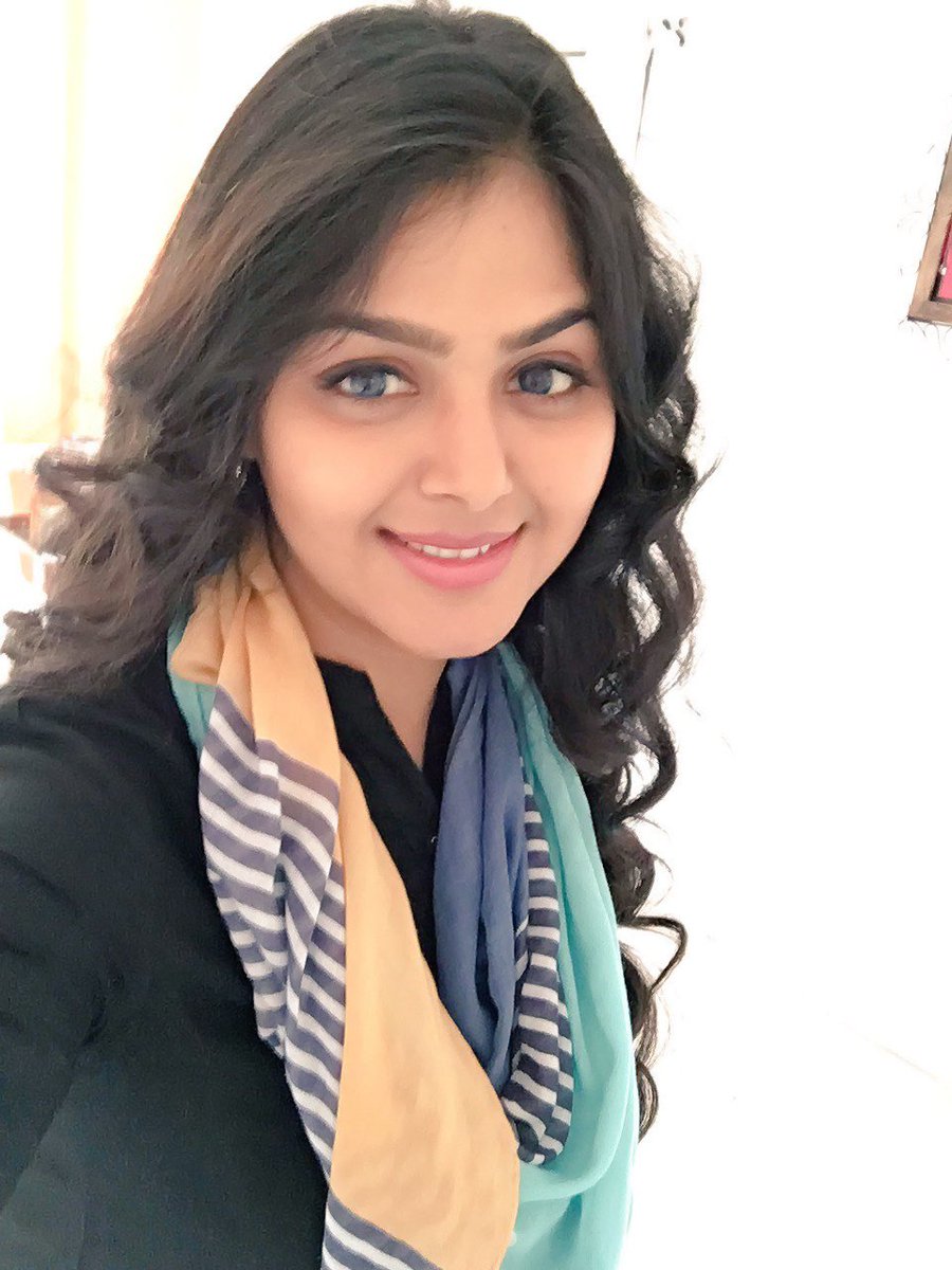 _MonalGajjar's tweet photo. Monal Gajjar From The Sets Of Movie I wish @Gajjarmonal #monal #monalgajjar https://t.co/y48UjdNSuT https://t.co/Kf5SLqHdwG