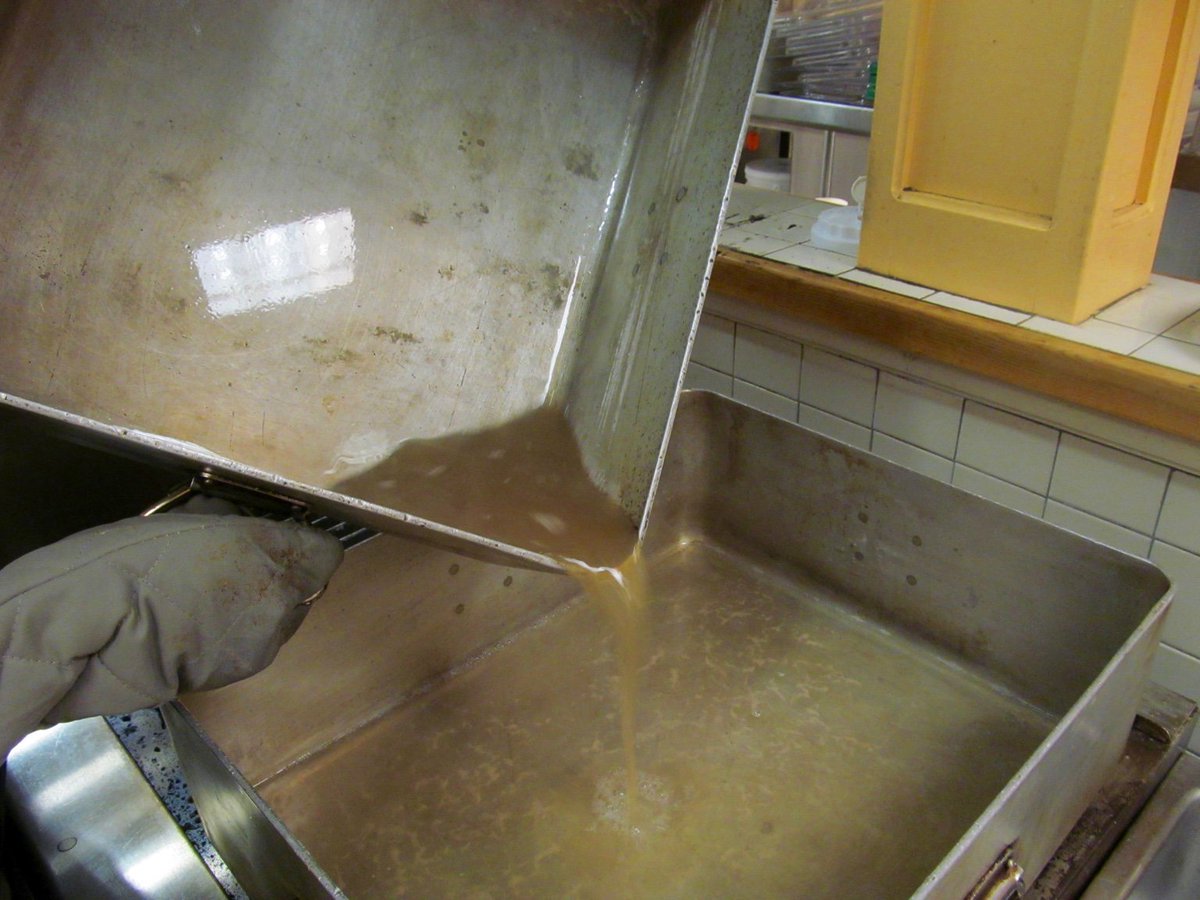 mspahr's tweet photo. Sap is now down to one pot.  Lots of maple sugar crystals can be seen floating near the bottom. https://t.co/qQLde6jpry
