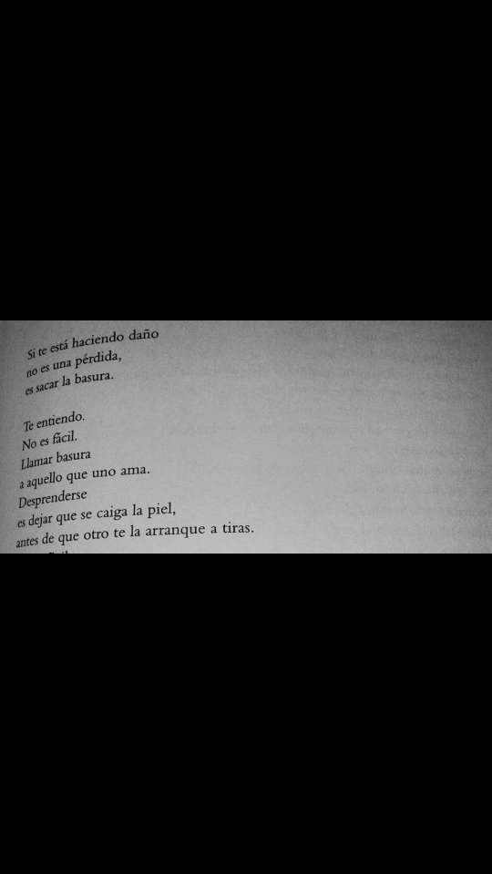luciabarrios1's tweet photo. Desprenderse es dejar que se caiga la piel, antes de que otro te la arranque a tiras @MaggieStonem https://t.co/5CVtekrZjz