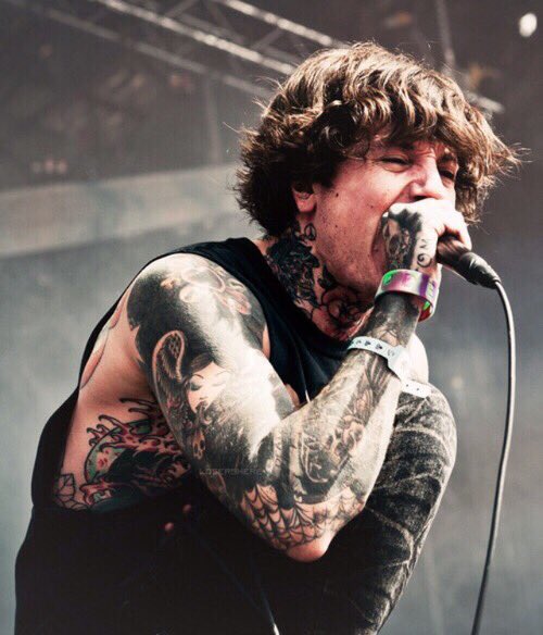 nihilistblues_'s tweet photo. oliver sykes' arms appreciation tweet https://t.co/Xp9CZgLupU
