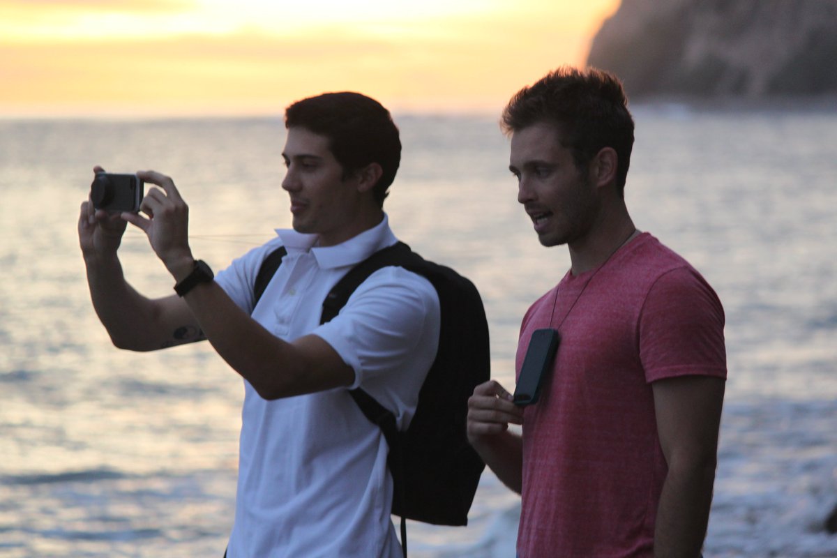 ReelCase's tweet photo. Don't ever worry about dropping your #phone with the ReelCase retractable #lanyard!
https://t.co/cTXB3GyFUp
#iPhone https://t.co/chfkLCE0IZ
