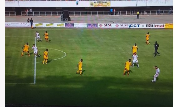 cdecdigital's tweet photo. Il y a bien hors jeu selon la régle du hors jeu particulière...😰
#TOGTUN #CAN2017 https://t.co/aYl9BNwTEn