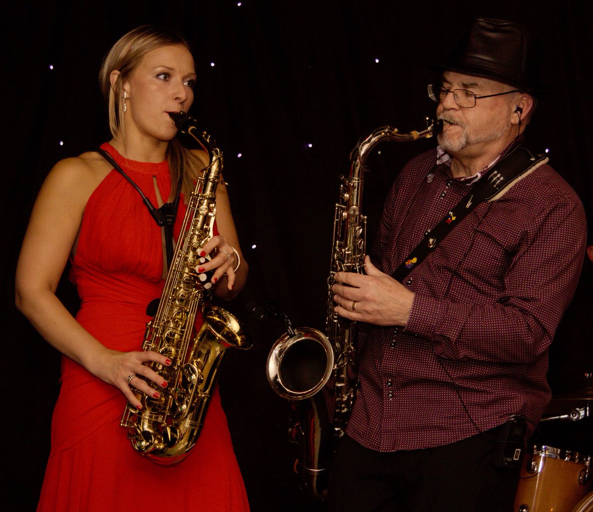 Saxme_Lessons's tweet image. Playing a song with my student, Hannah, at the Wish Ball on Friday night.
Well done, Hannah! What a Ball! 🎷