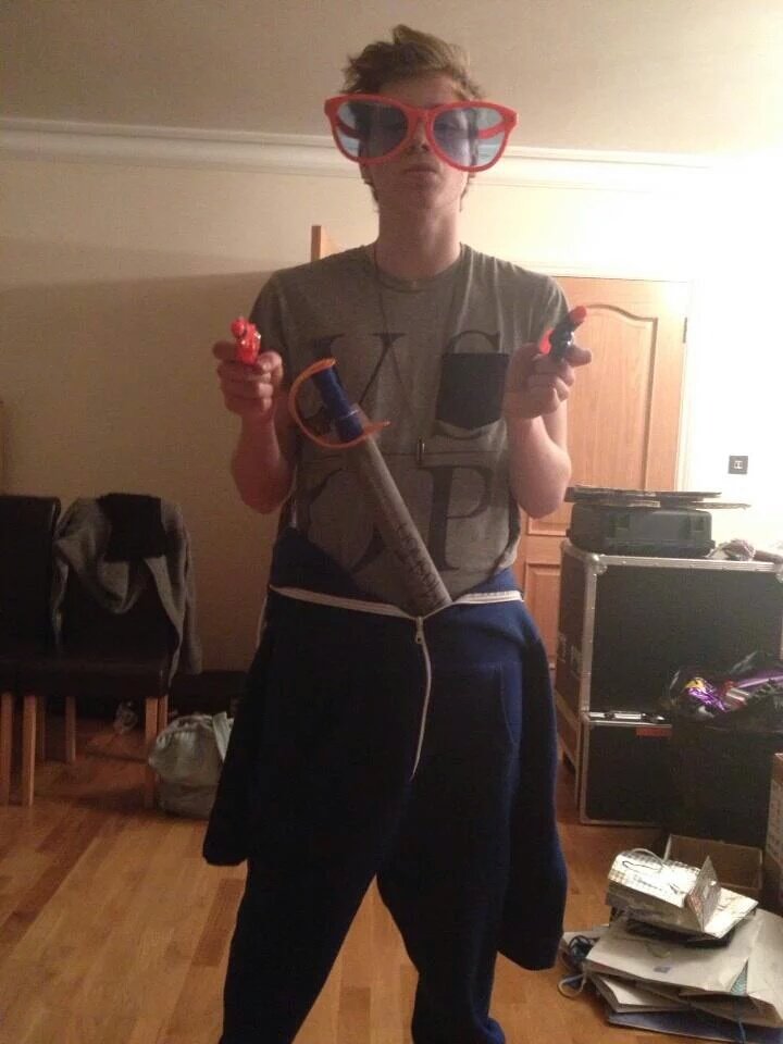 4aussieupdate's tweet photo. Luke fetus make me wanna cry 
 
》 RT TO VOTE 《

#5SOSFam #BestFanArmy #iHeartAwards

•Ani https://t.co/GE3NmjJrtr