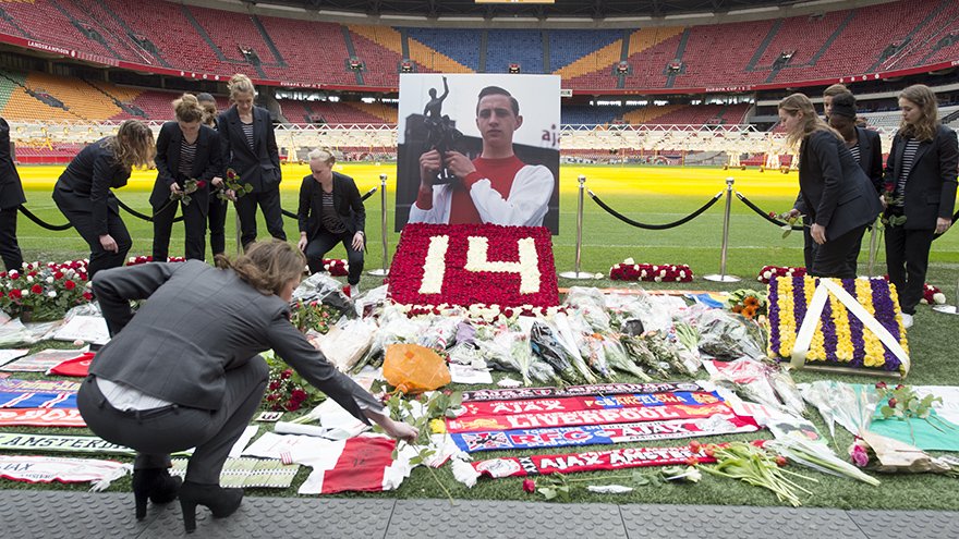 #AjaxVrouwen eren Johan Cruijff in @AmsterdamArenA: fal.cn/2uqt #vooraltijdnr14