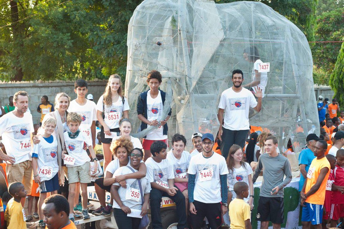 RdscovaElphants's tweet photo. Students making a stand 4 https://t.co/UxKW8sEojH #UniteWithElephants @UWC_IO @MUWCI @UWCMaastricht @YaoMing @USAID https://t.co/Pw0tZM1OcM