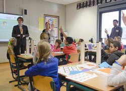 'Lerarentekort vmbo moet zo snel mogelijk opgelost worden met pabodocenten' dlvr.it/Kw8qzC #docent #leraar