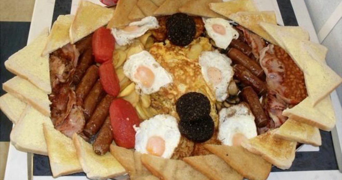 AshAFCB's tweet photo. Fry ups are my favourite mmmmm https://t.co/JvwhX7OMC3