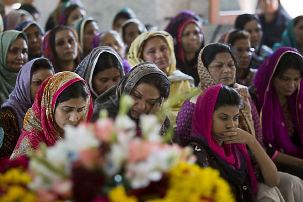 csmonitor's tweet image. Easter bombing in Pakistan targeted Christians, killed mostly Muslims trib.al/is9IJDR
