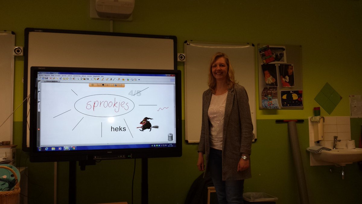 de_Zevensprong's tweet photo. Teams van 7Sprong en Het Universum krijgen uitleg over de mogelijkheden van de Predia Touch van #marloesvanvetten https://t.co/K0zu7MPuO0