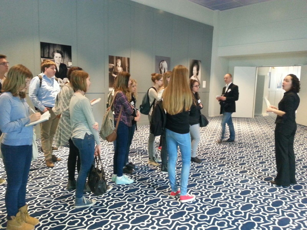 Rondleiding Europagebouw schoolkrantredactieleden, persconferentie met <a href="/LodewijkA/">Lodewijk Asscher</a> volgt zo eu2016.nl/kalender/2016/…