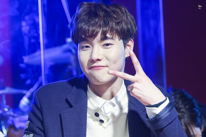 0094_mas's tweet photo. 160326 두번째 단콘 업로드 :: #mas0094 피곤해 죽을것같지만 멤버들이 넘 예쁘다😭
▶ https://t.co/emFjI3kgw5 https://t.co/EXIjaKcRws