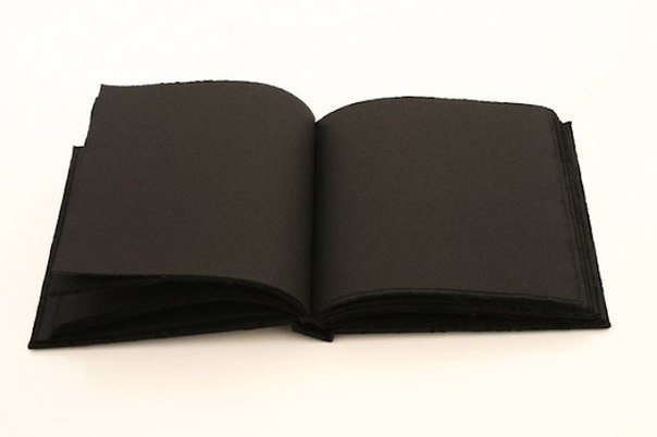 best_fact's tweet image. Черная книга. В нее включены животные и растения, навсегда исчезнувшие с лица Земли из-за деятельности человека.