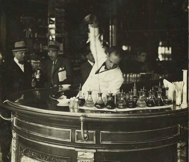 Fedecuco's tweet image. . @arulomban @padilla_roberto Throwing o Rolling acá llamado "a la cubana" tecnica anterior a batir, cumun en BCN