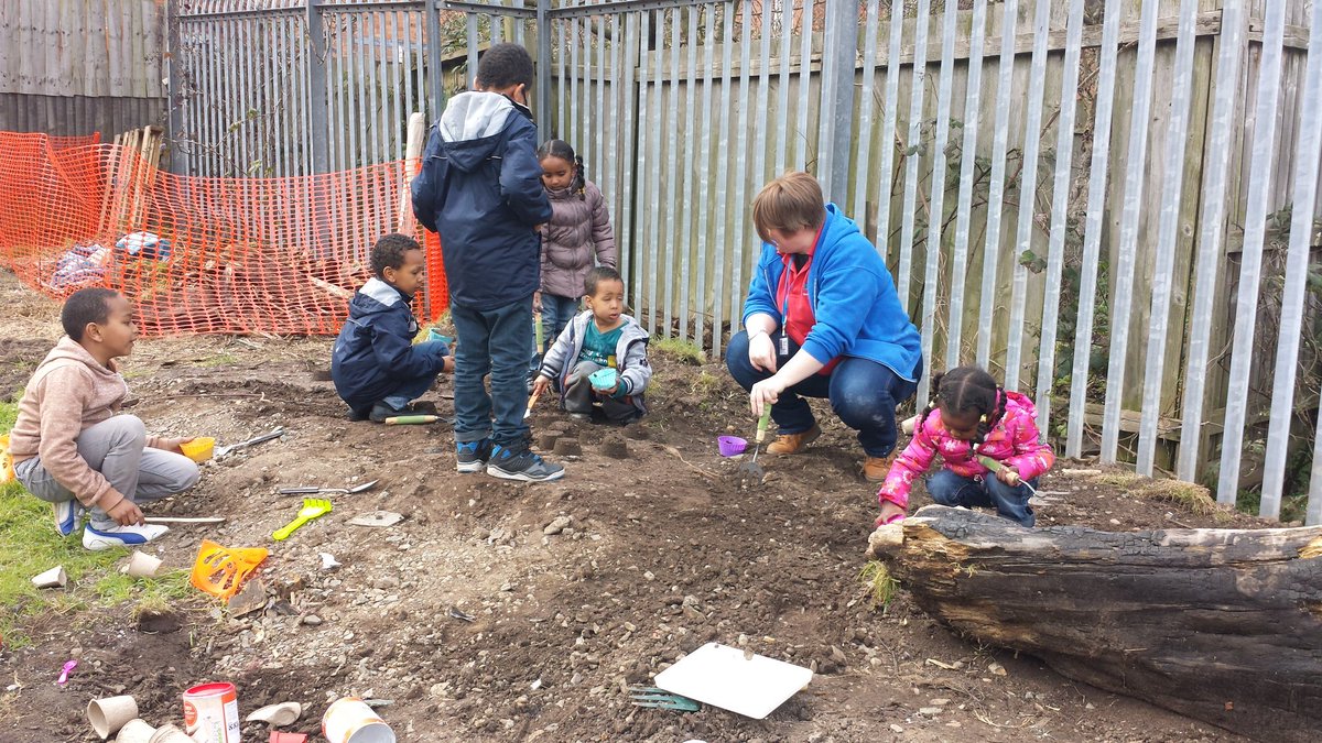 ActiveNhoods's tweet photo. #Birchfield #secretgarden #pocketparks #free play sessions this easter hols @GWWM @TCV_Birmingham @ScrapstoreBrum https://t.co/gPFmA7BGvI