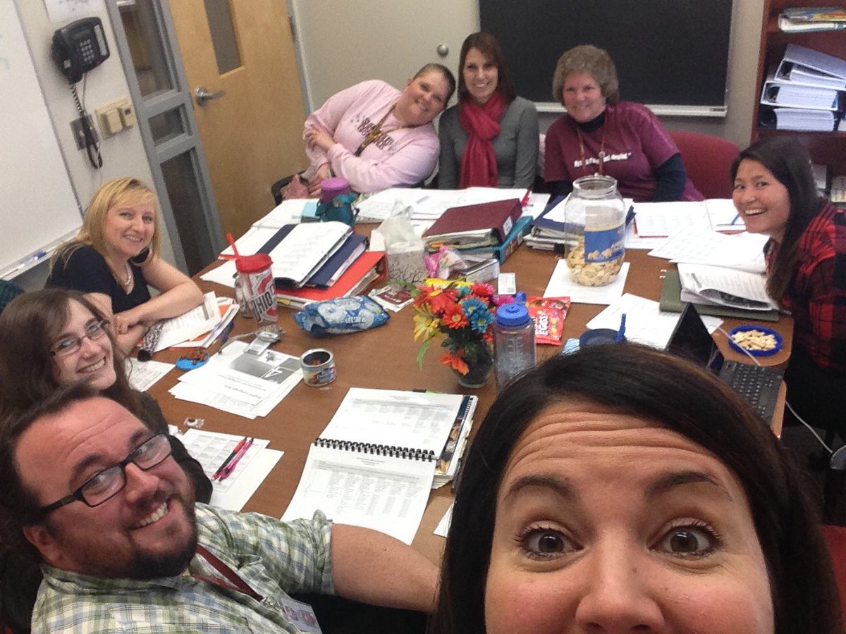 tiffanydbarrett's tweet image. 5th Grade Ts getting it done! Consistent, transparent, vertically aligned, genre specific writing rubrics! #SasdChat