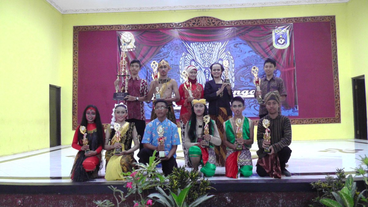 DapurOsis's tweet photo. Penyerahan Juara Pentas Pagelaran Sendratari
#SalamBudaya https://t.co/405x48OcKE