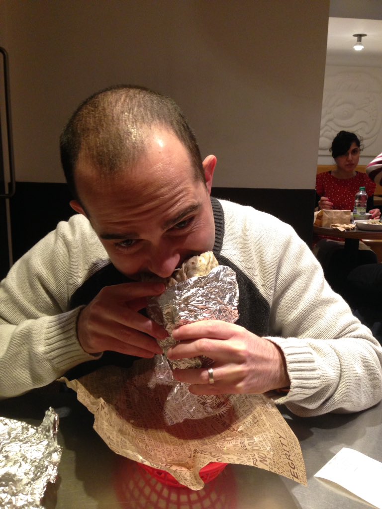craig_72345's tweet image. Refueling @ChipotleTweets for a big day ahead! #delicious #haveone