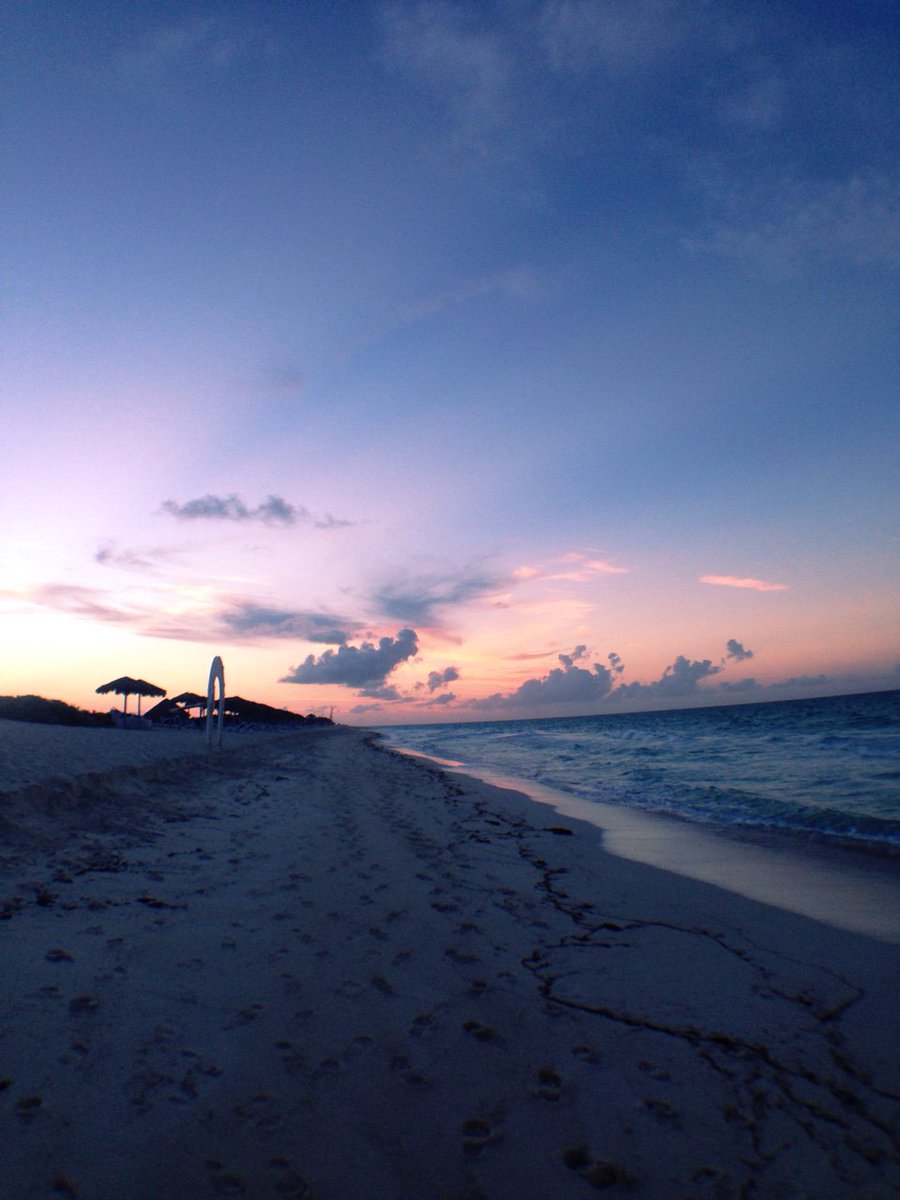 Inspired410's tweet image. Come watch the sunrise with me 
#bucketlist #wanttodo #sunrise #together #beautiful