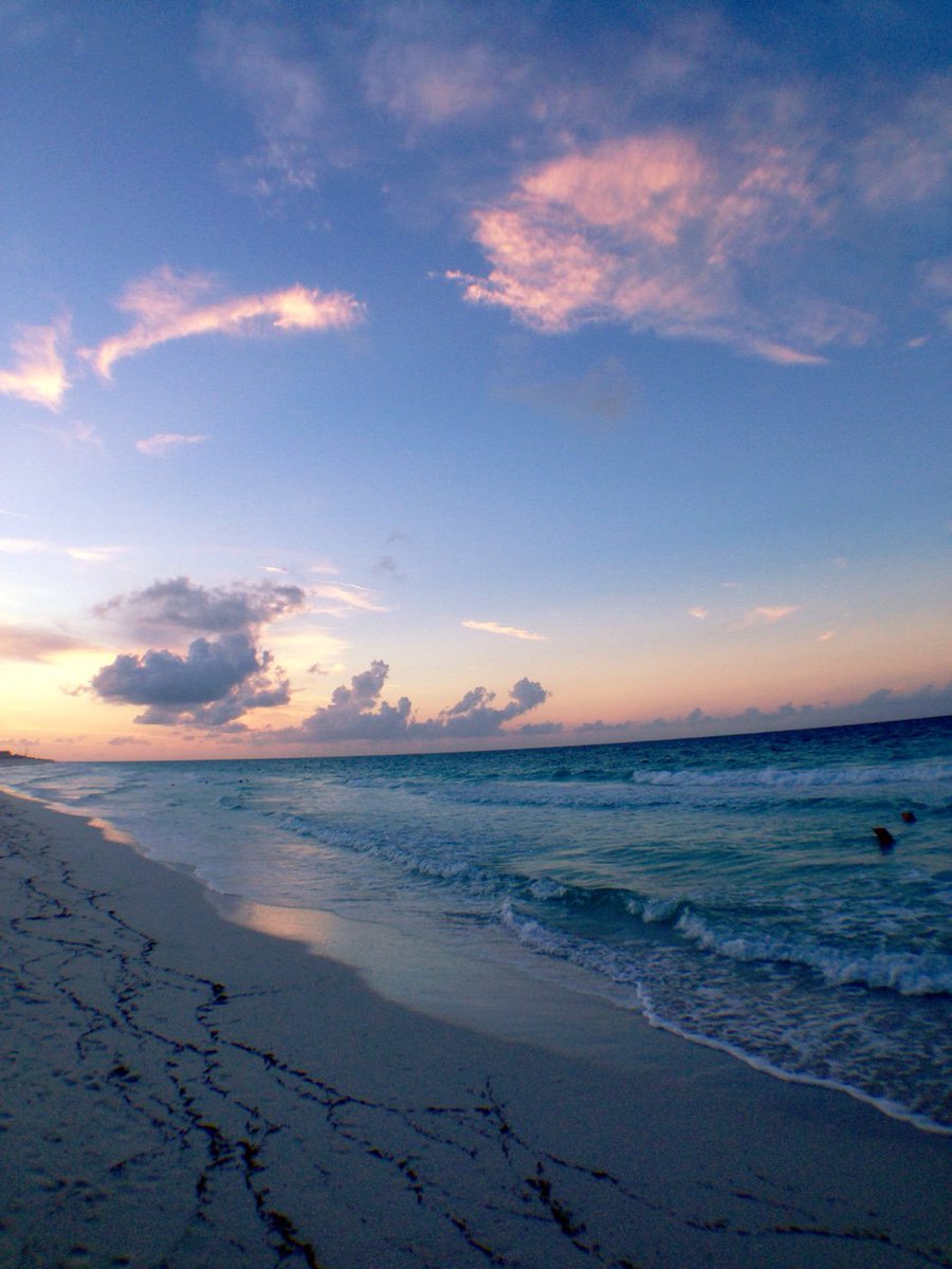 Inspired410's tweet image. Come watch the sunrise with me 
#bucketlist #wanttodo #sunrise #together #beautiful