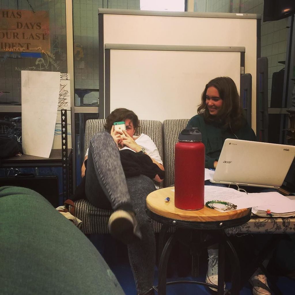 MathWars's tweet image. Two amazing #sasmLAB assistants just chillin&apos; (and hiding from the camera...) ift.tt/22XWTIo