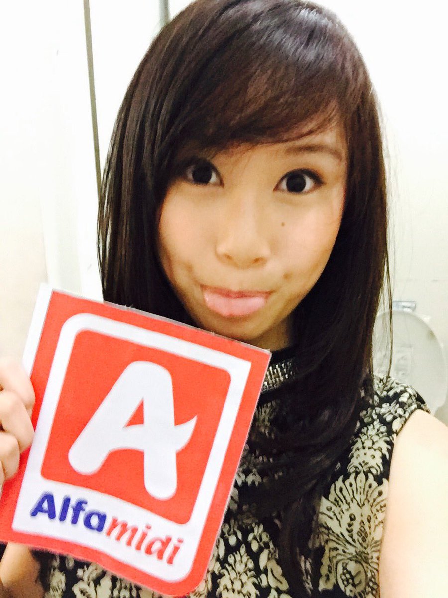 michelleeeck99's tweet photo. MAKASIH EVENT ALFA MIDI TADI ! YEAYY 💕 Seru bgttt💕😘 https://t.co/EYYsTI9RyQ