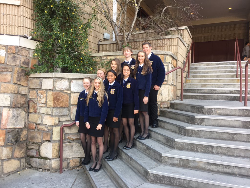 BeechFfa's tweet photo. Time flies when you're having fun #tnffaconv16 https://t.co/AcHujD9yhq