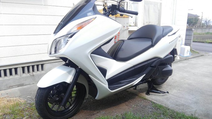 バイク買いました。
もう少し暖かくなったら、ツーリング行きたいなぁ～ 