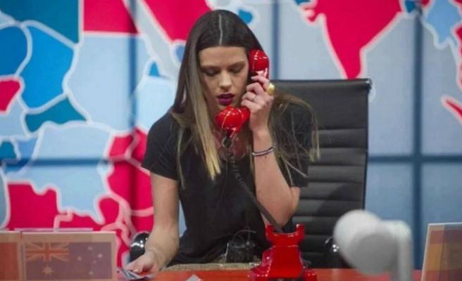 quediario's tweet photo. Laura Matamoros canta el 'Cara al Sol' y las redes piden su expulsión #Límite12GHVIP https://t.co/9awlVY5SOx https://t.co/AU5Y1E7M6h