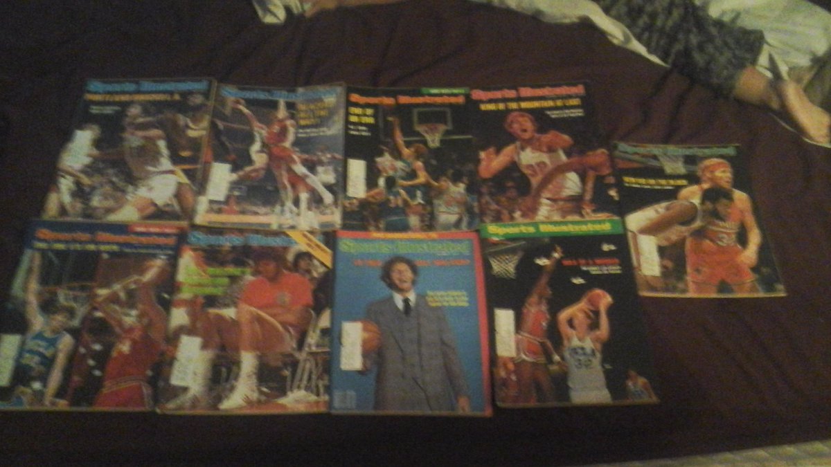 playermattyice1's tweet photo. Hey @BillWalton any way you can sign some at your book signing today Please And thanks. 9 sports illustrated https://t.co/FUOqj41h84